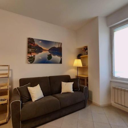 La Casina Al Lago Mandello del Lario Buitenkant foto