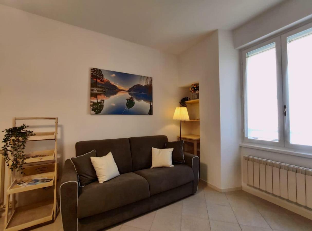 La Casina Al Lago Mandello del Lario Buitenkant foto